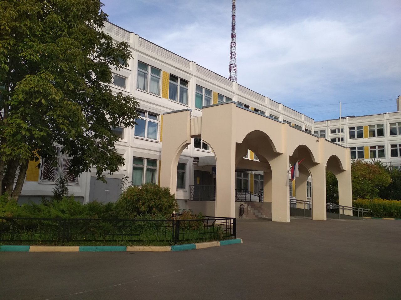 Read more about the article Государственное бюджетное общеобразовательное учреждение города Москвы «Школа № 1560 «Лидер»