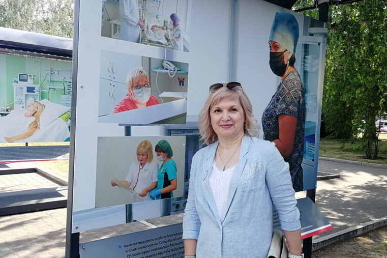 В Алтайском крае открылась фотовыставка, приуроченная ко Дню медицинского работника