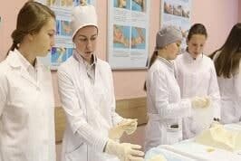 В профильных медицинских классах ОмГМУ начались занятия