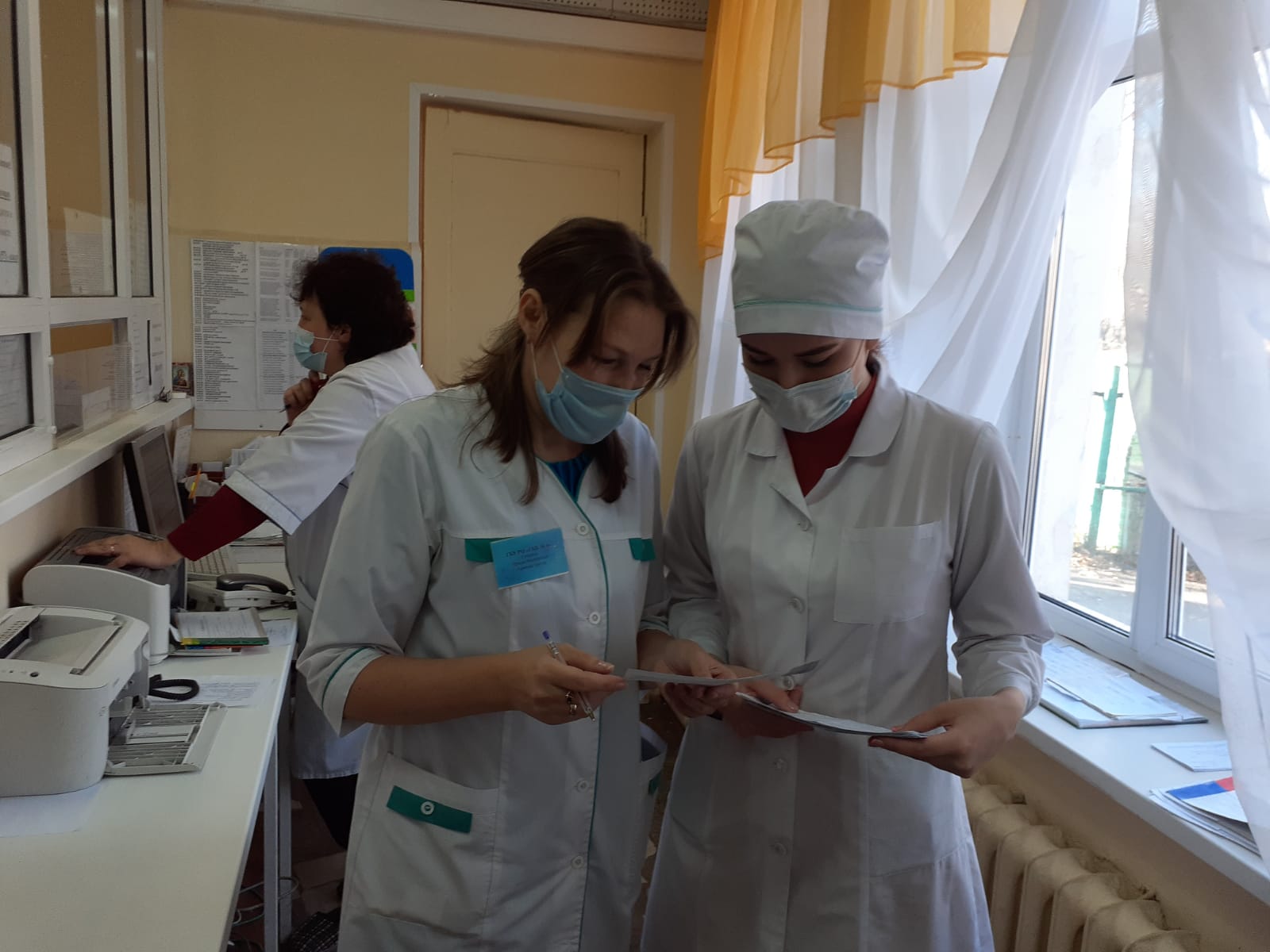 Волонтеры медколледжа помогают Рязанской поликлинике больницы №4