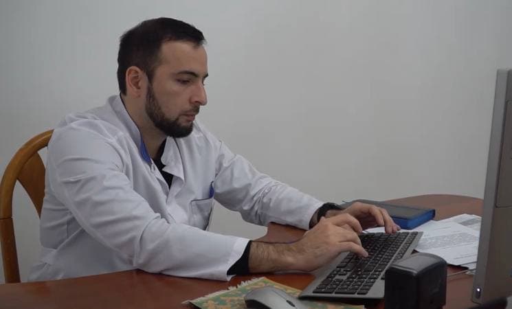 Коллектив Грозненской центральной районной больницы пополнился новыми врачами