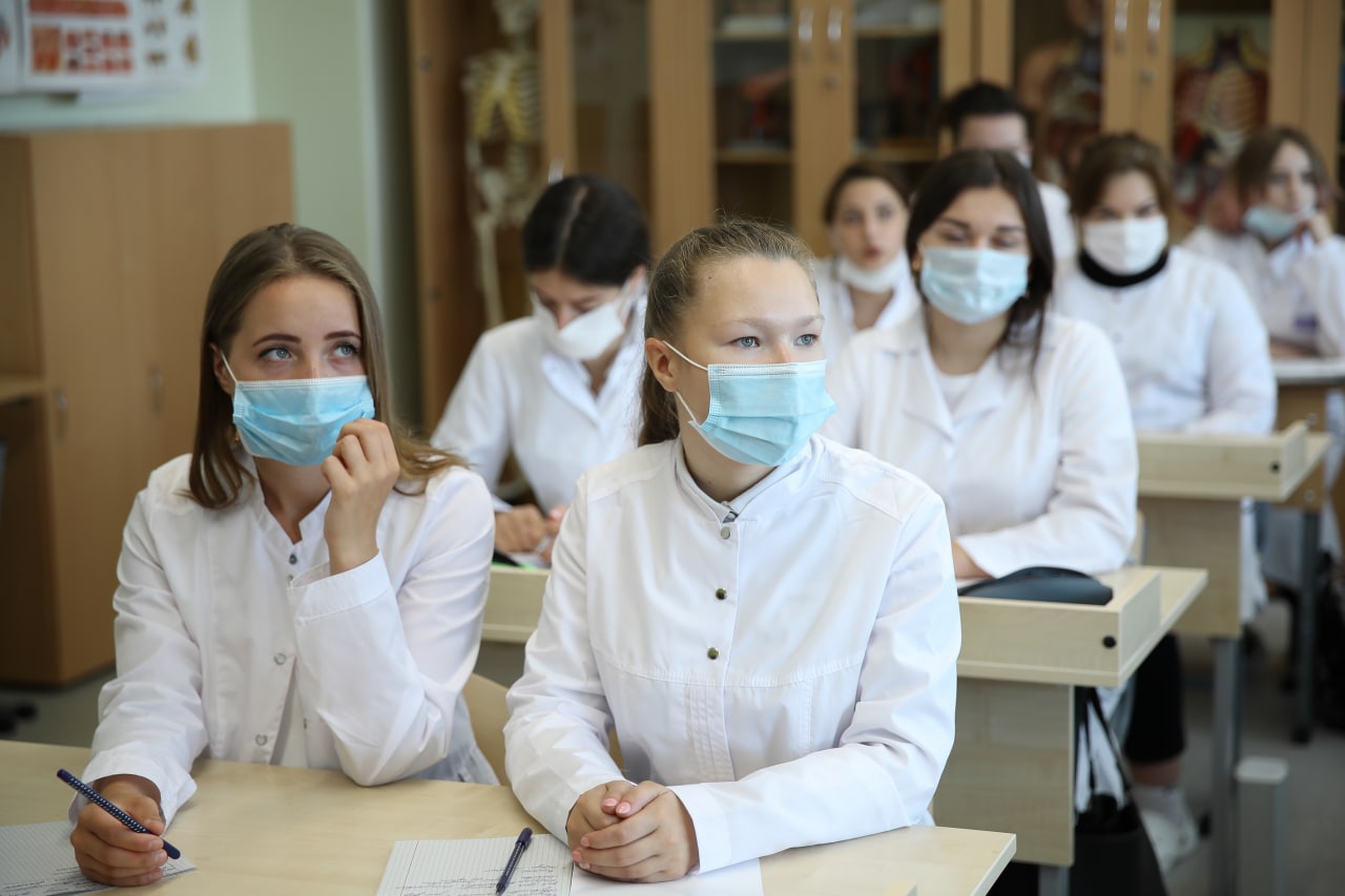Более 2,7 тыс. студентов поступили в подмосковные медколледжи
