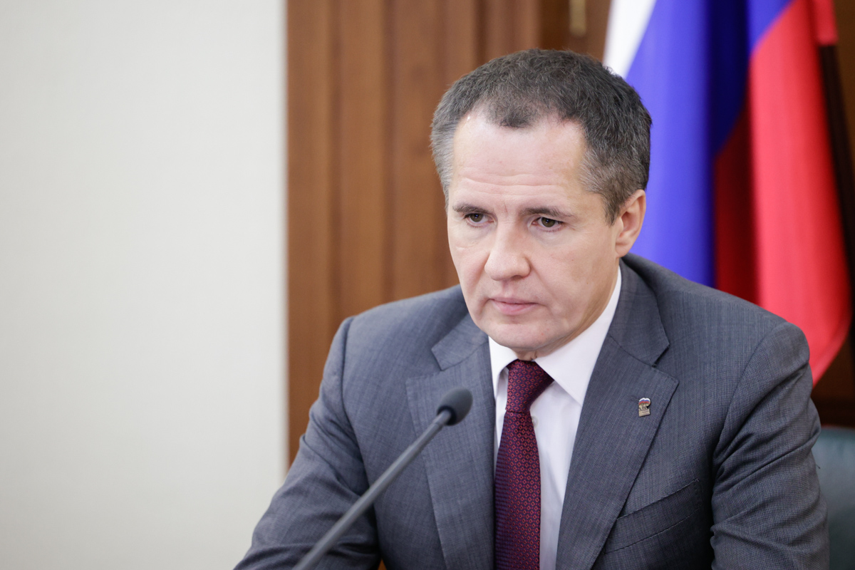 Вячеслав Гладков поручил региональному министерству здравоохранения Белгородской области разработать меры для сохранения кадрового медицинского состава