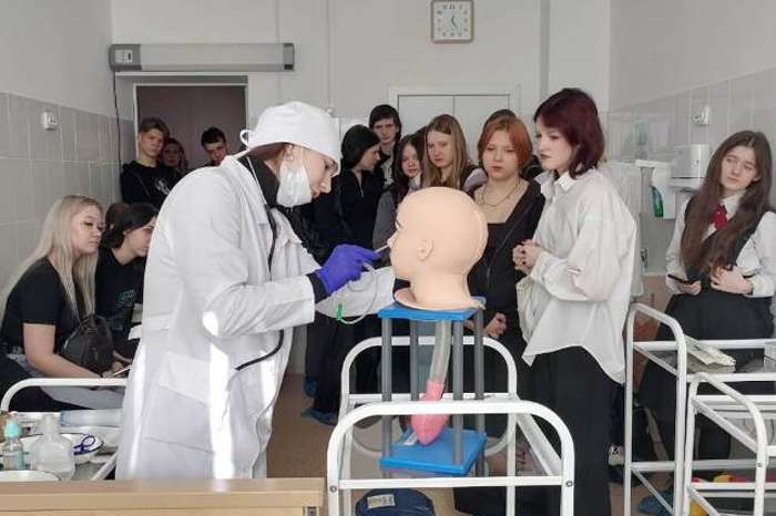 В Ачинском медицинском техникуме Красноярского края прошёл «День открытых дверей»