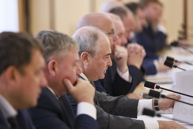 Михаил Котюков поручил усилить работу и контроль по нацпроекту «Здравоохранение»