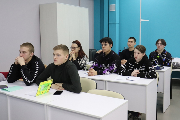 Первая группа студентов-водителей скорой помощи приступила к следующему образовательному модулю в кластере отрасли «Клиническая и профилактическая медицина»