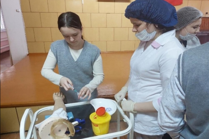 Старшеклассников двух школ Ветлужского округа обучат уходу за пациентами в рамках проекта «Путь в медицину»