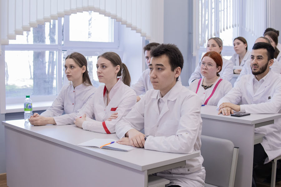 В Марийском государственном университете состоялась встреча министра здравоохранения республики М.В. Паньковой со студентами-старшекурсниками Медицинского института.
