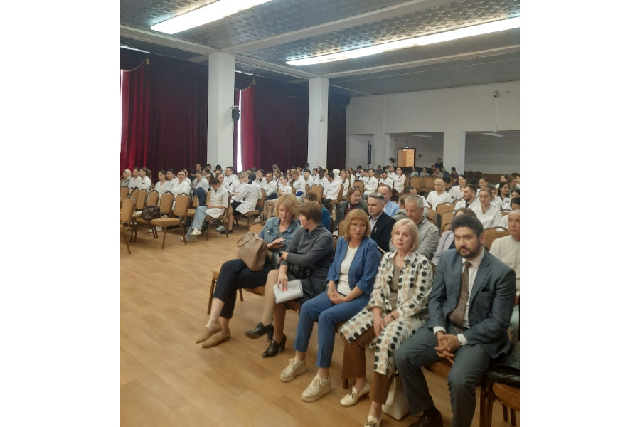 В актовом зале Марийского пединститута студенты-старшекурсники Медицинского института МарГУ встретились с главными врачами медицинских организаций республики – своими будущими работодателями.
