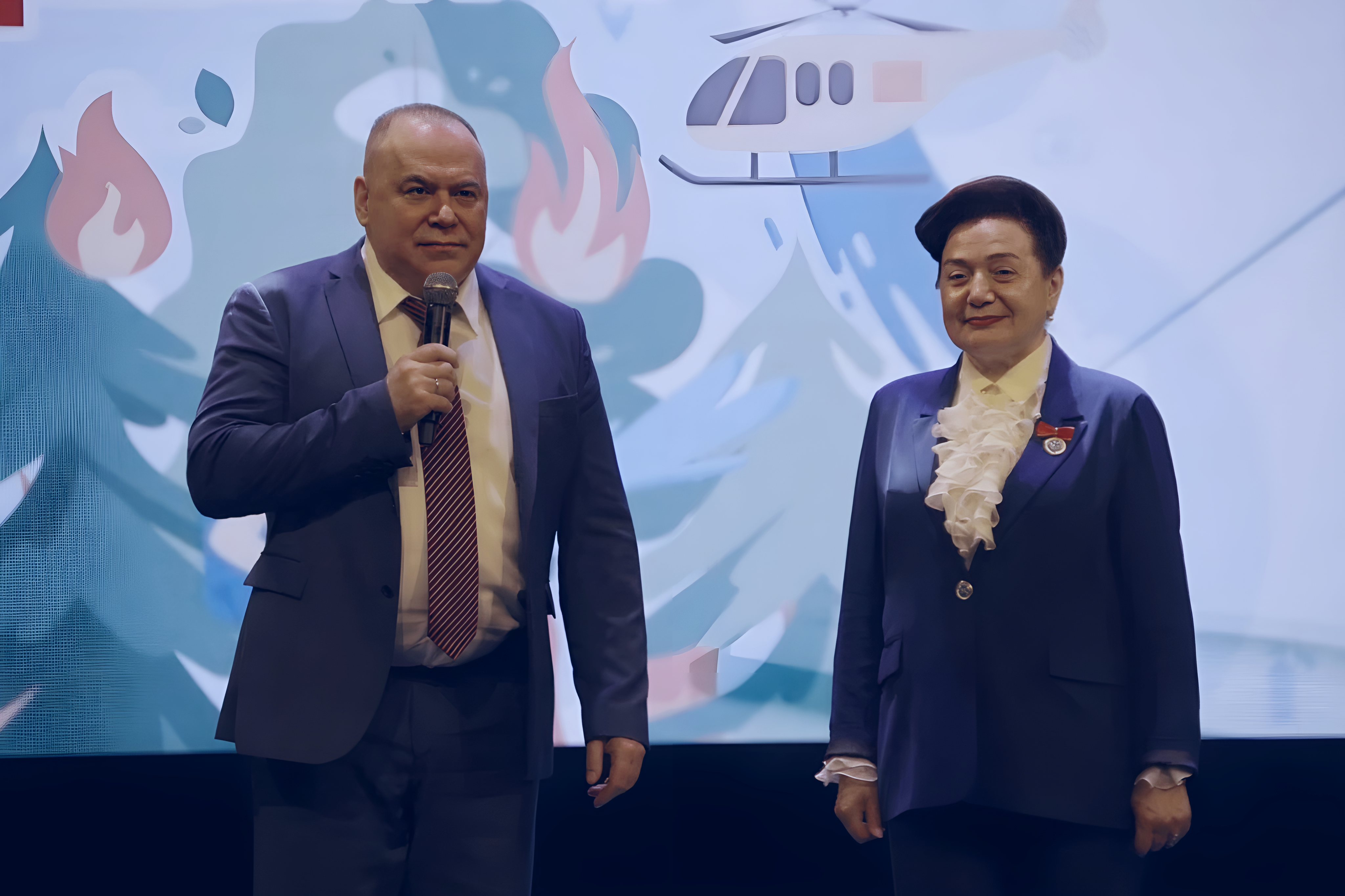 Более четырёх тысяч первокурсников сели за парты Свердловского областного медицинского колледжа