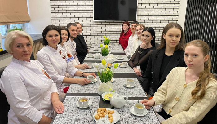 Студенты мед. колледжа Нижневартовска завершили практику в больнице