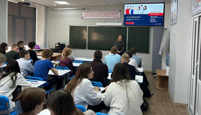 Благодаря профориентационной работе АГМУ всё больше школьников региона выбирают медицину своей будущей профессией