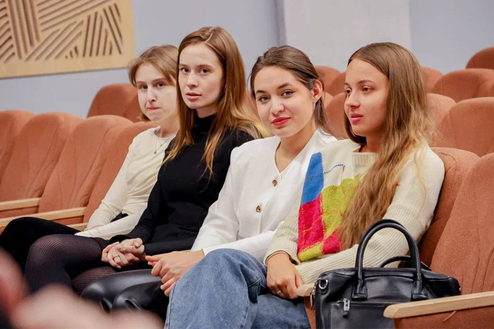 Будущих медиков приглашают на работу в медицинские организации Кузбасса