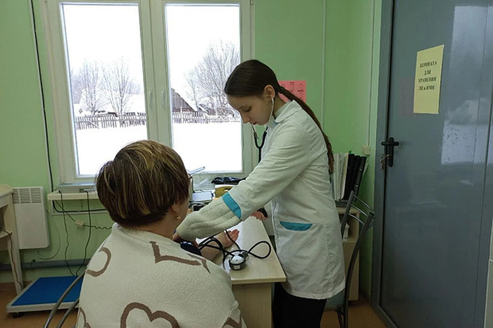 43 выпускника Омутинского медицинского колледжа работают в местной центральной районной больнице