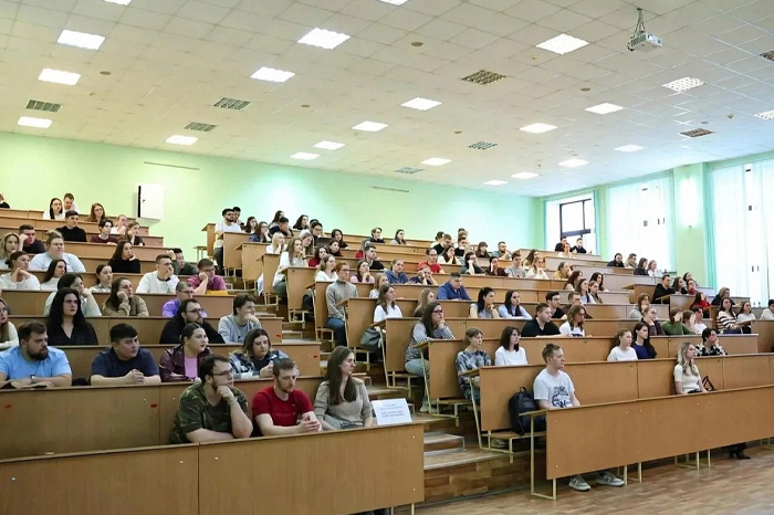 Будущим врачам рассказали о старте карьеры и поддержке в Кузбассе