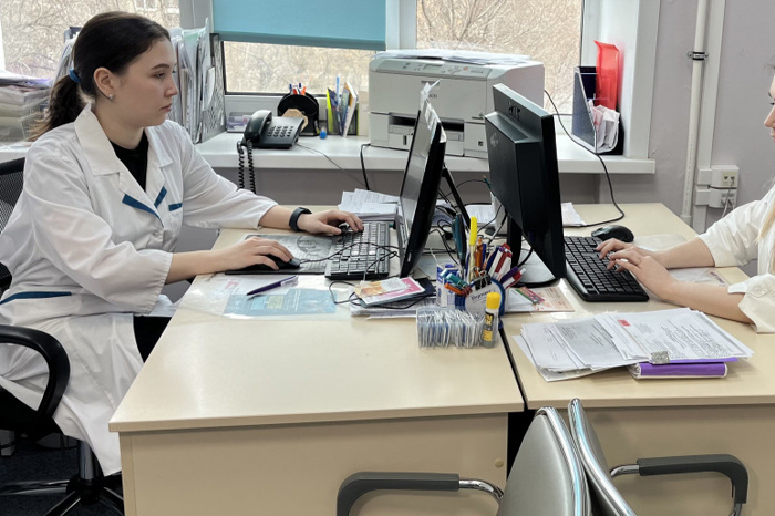 Новыми кадрами продолжают пополняться медучреждения Хабаровского края